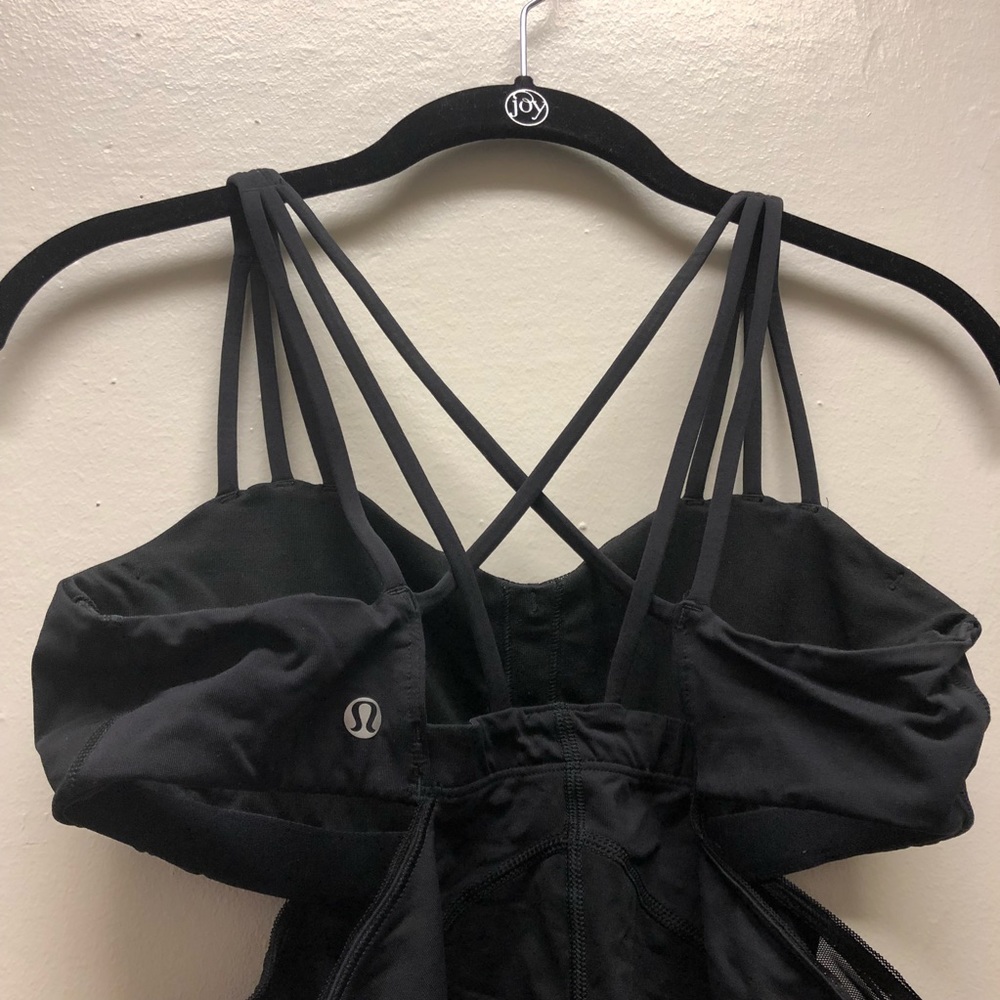 lululemon crossy cutout tank top w/ built in bra